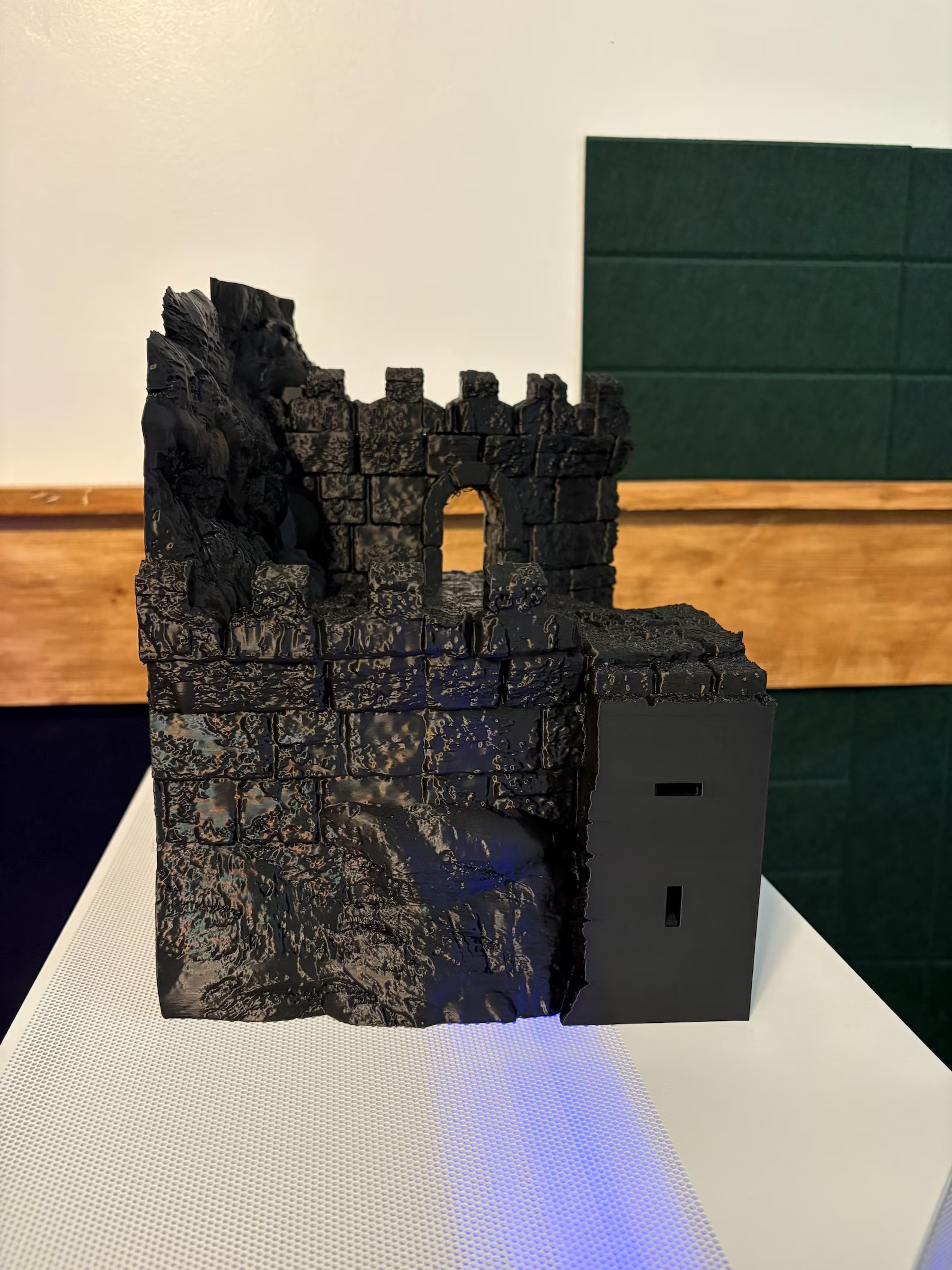 3D-printed cliff fortress terrain for tabletop miniatures